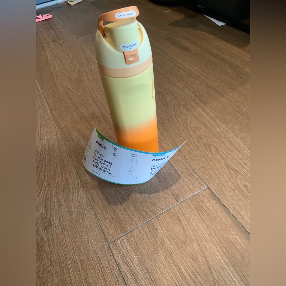 24oz Owala Creamsicle Water Bottle Color Drop 9/19/23
